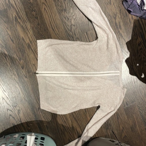 American eagle sweater - Picture 2 of 3